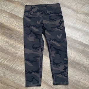 EUC Zyia camo leggings